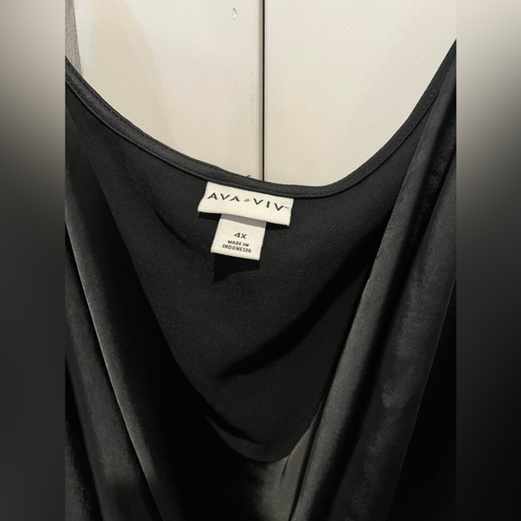 B4.07 NWT Ava & Viv Satin Cowl Neck Black Camo/Tank 4X - Picture 3 of 7